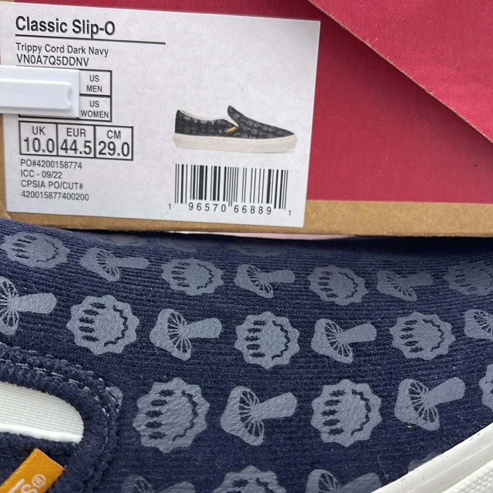 Vans Men’s Classic Slip-On
Trippy Cord Dark Navy
VN0A7Q5DDNV Sneakers - Picture 16 of 16